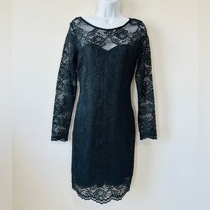 Beautiful NWT Black LBD Lace Dress w Sweetheart Bust Size